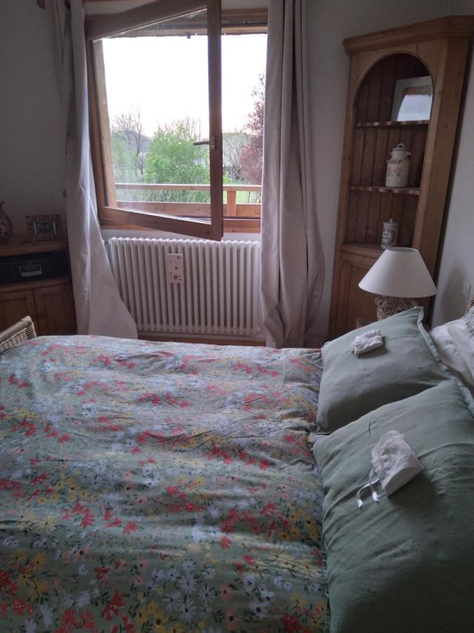 Le Fied Les Dames De La Saugiat Bed & Breakfast エクステリア 写真