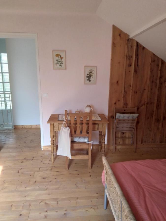 Le Fied Les Dames De La Saugiat Bed & Breakfast エクステリア 写真